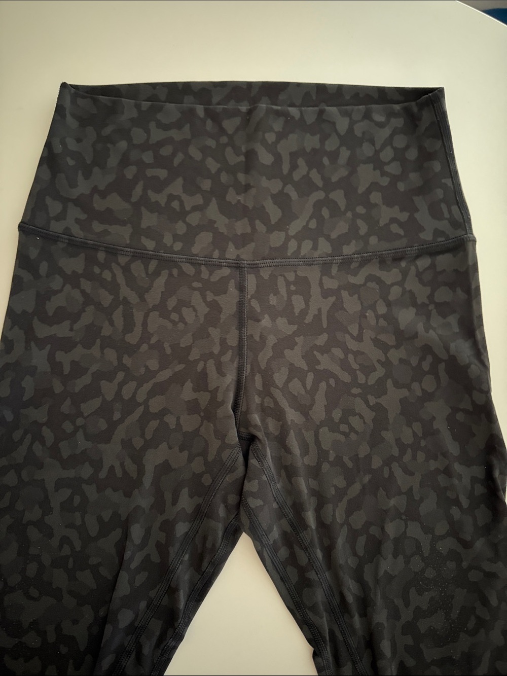Lululemon Align High-Waist Black/Gray leopard/Camo Print Leggings Sz 6 - Picture 4 of 12